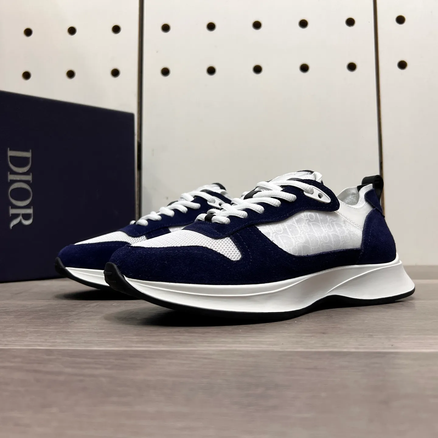 Men's Men's Shoes 💰: 380💰《Dior》The latest and most popular casual shoes, top brand [seduce] luxury~purchase, top~quality. [Strong] The upper is made of imported breathable cowhide with material ➕ breathable sheepskin feet (•) and fine workmanship. Original stylish and stylish soft rubber wear-resistant foreskin outsole, light and comfortable on the foot, size: 38-44, (customized 45, 46), four colors available